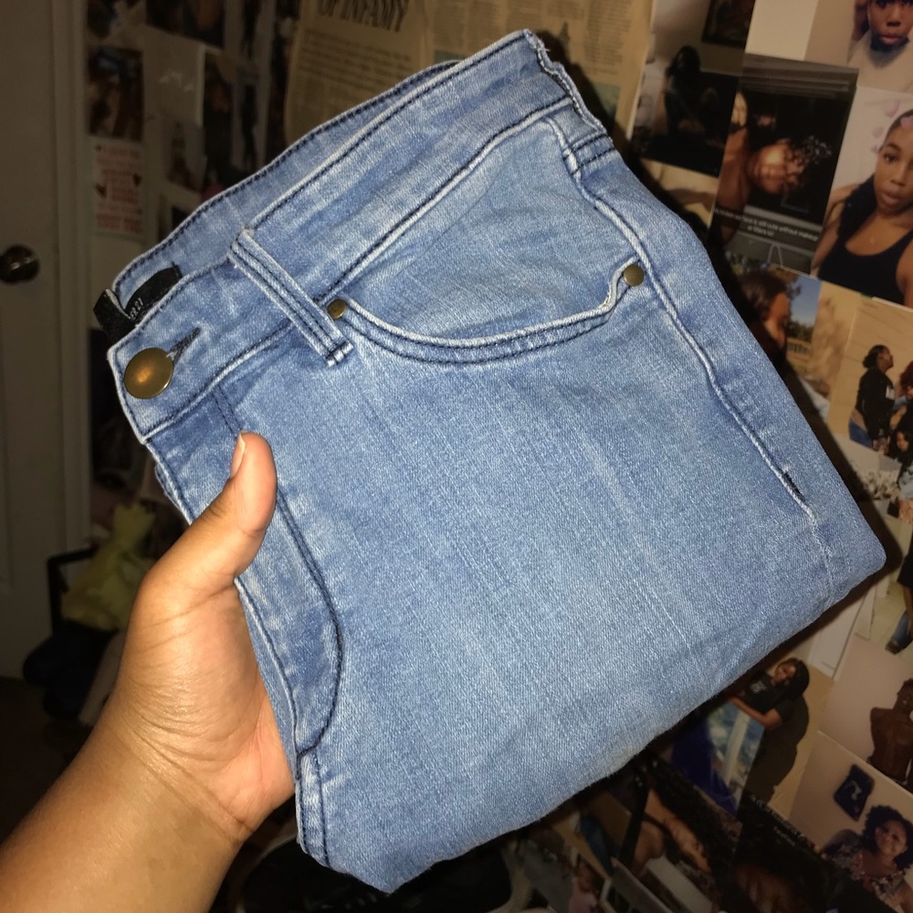 Forever 21 Medium Wash Jeans (Tall girl friendly)